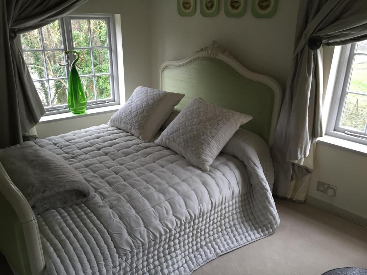 Castle Mill Bed And Breakfast ดอร์กิง ภายนอก รูปภาพ