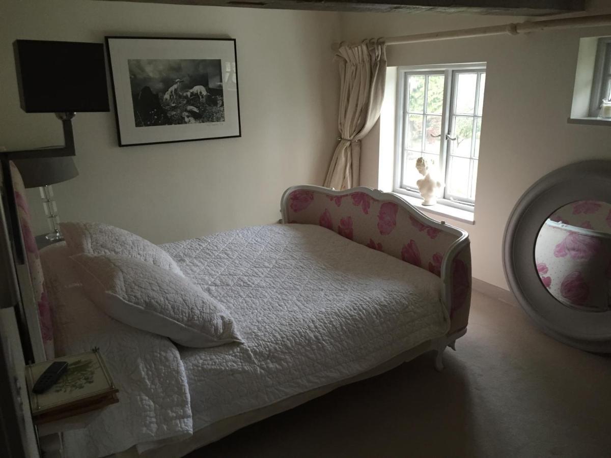 Castle Mill Bed And Breakfast ดอร์กิง ภายนอก รูปภาพ